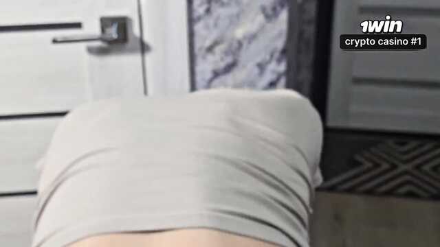 Курьерша испортила посылку и была наказана членом