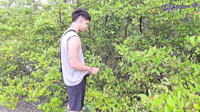 Мжм секс с моим парнем и его другом на пляже