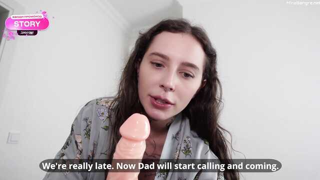 Возбудилась после душа и начала сосать вибратор