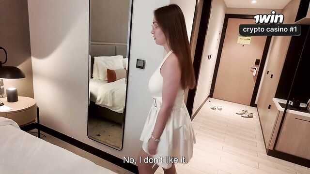 Пасынок лег в постель к мачехе и засунул между ног