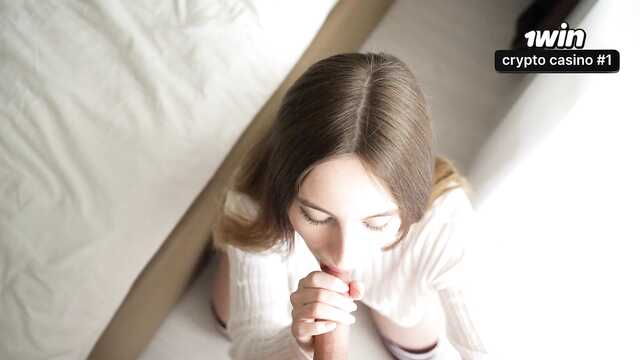 Сводная сестра с классной задницей шалит с братом