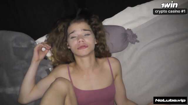 Регулярно в грубой форме натягиваю свою соседку