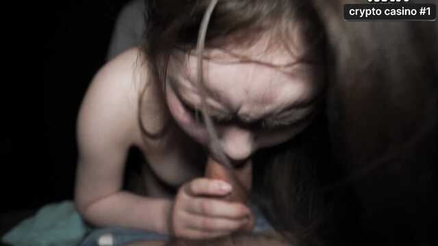 Очень грубо трахают письку миниатюрной азиатки