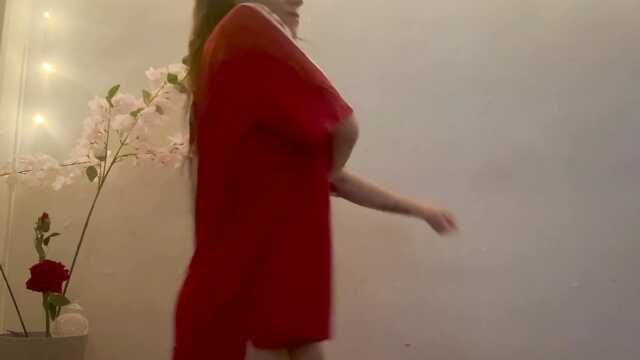 Аргентинская мамка сексуально двигает задницей