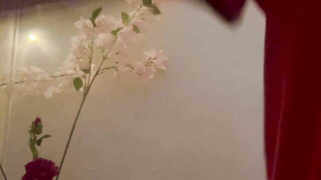 Аргентинская мамка сексуально двигает задницей