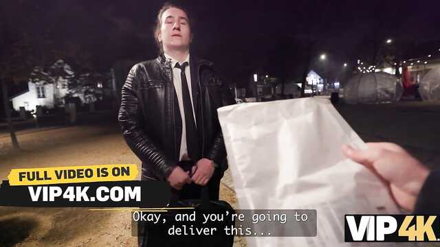 Узнала для себя, что бабло можно заработать пиздой