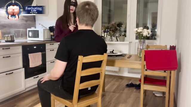 Риелторша ебется и глотает сперму ради продажи