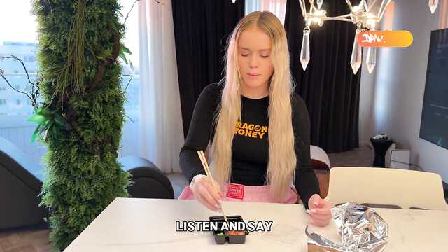 Доставка суши закончилась сексом с курьершей