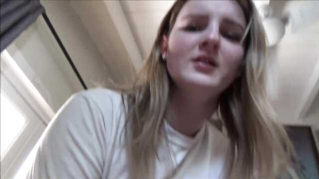 Камераға секси-подружка көрсетеді мастер-класс траха