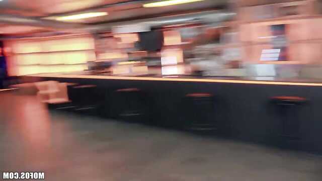 Facet zdjął w barze nieznajomą i przeleciałem nowotworem w hotelu