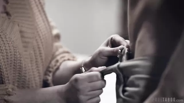 Спортшы соблазнил әйелі ең жақсы дос және кончил оған