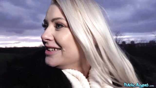 Пикапер: Соблазн и Жесткое Изнасилование Блондиночки в Чулках.