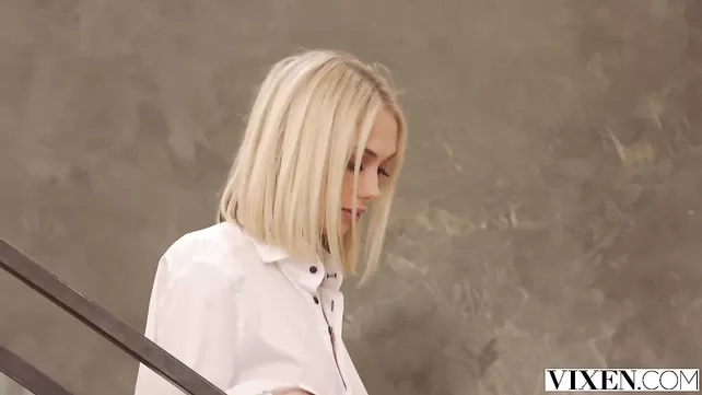 Ер адам қойды мүйіз әйеліне оның жұқа әпкесімен