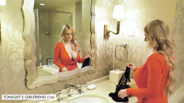 Ébano follada por una hermosa prostituta madura