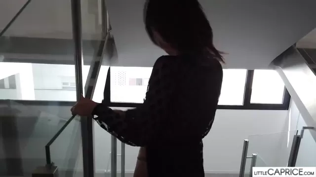 Үлкен кеуделі жалаңаш араб әйелдері