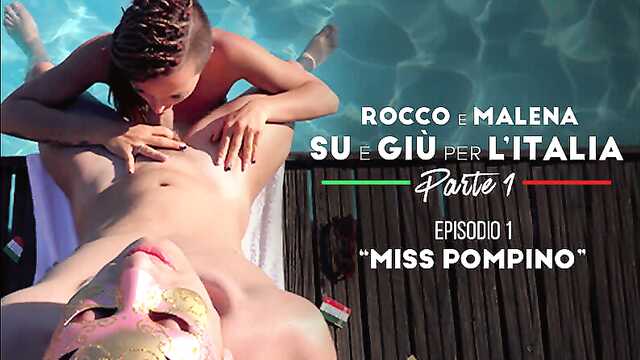 Loca orgía de disfraces en la piscina