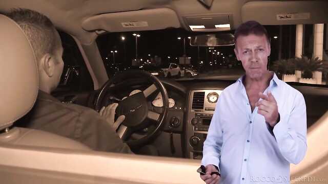 Loca orgía de disfraces en la piscina