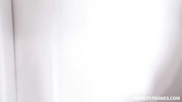 Качок насадил арналған мүшесі грудастую подружку кезінде жанжал