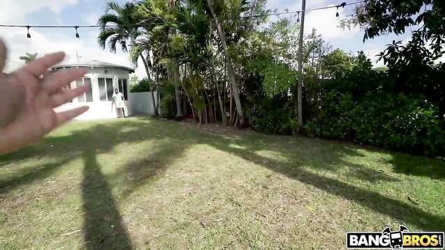 Wyhodował takiego fallusa, że Latina oszalała