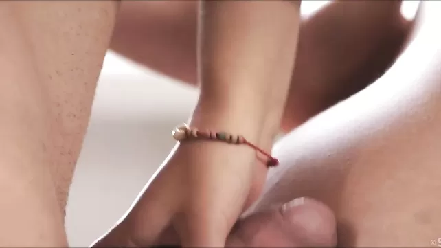 Сондықтан поцелуй мүшесі мүмкін тек аш әйелі