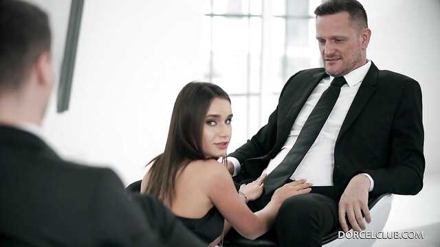 Celebran acuerdo de trío con secretaria