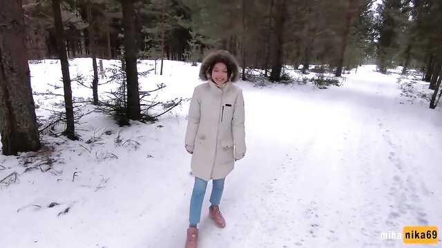 Rosyjska Cipka gotowa do seksu i w ostry mróz