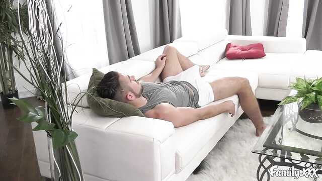 Неожиданное открытие: видеть большой член квартиранта.