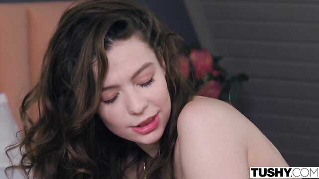 A morena se preparou especificamente para o anal