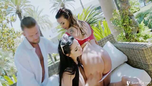 Cycata Żona zaprosiła przyjaciółkę na FFM z mężem