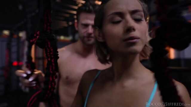 Fitness zamiast sportu uprawia seks analny