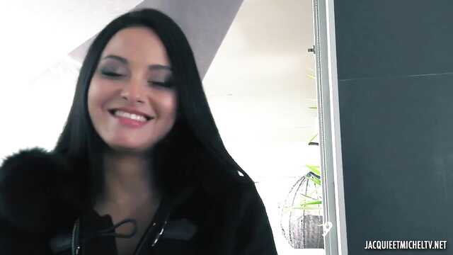 Um verdadeiro trio francês com uma morena