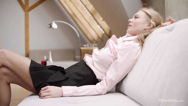 Үлкен жыныстық ерні бар ресейлік әйелдер бейнелері