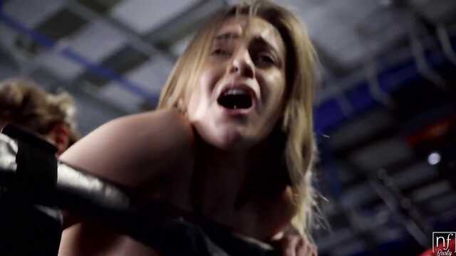 Боксёр: Не только бои, но и шикарные танцы!