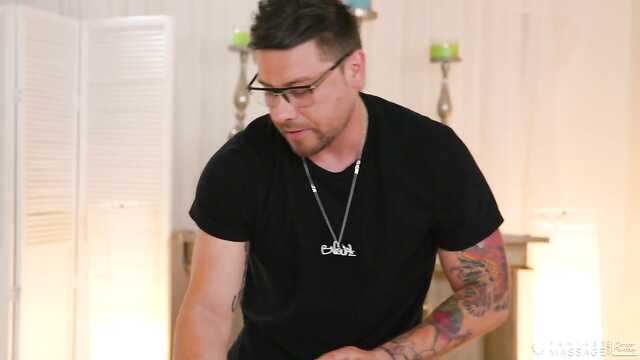 El asistente del Masajista también resultó ser un puto que necesita