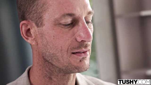 Tylko z podróży służbowej - i od razu żonie w punkcie