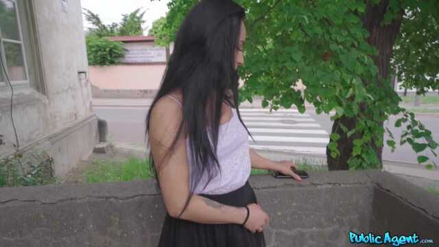 Skoro płacisz pieniądze, to i na ulicy można się pieprzyć