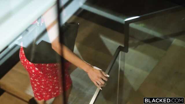 Chude brunetki nawet czarny kogut nie jest straszny