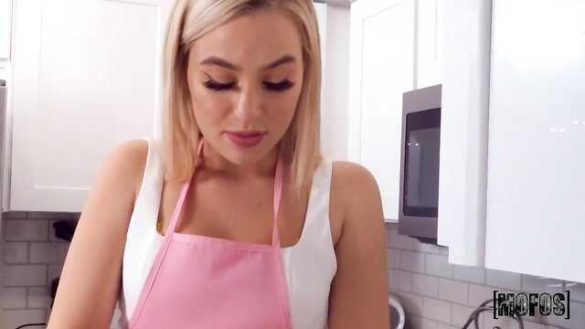 Powiedział Dziękuję wielkim kutasem w cipce blondi