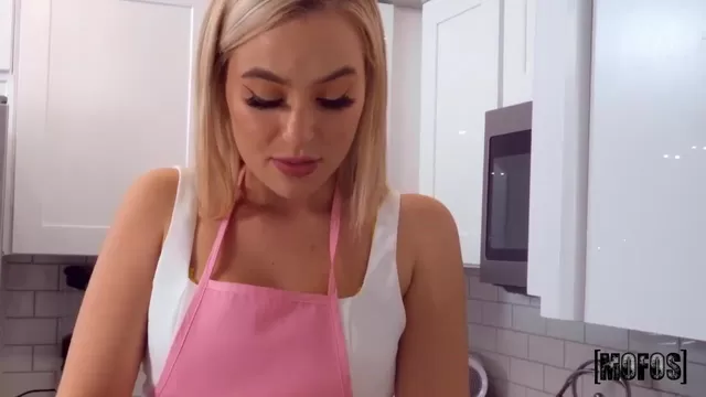 Орыс ағасы өзінің сексуалды қарындасын трахает