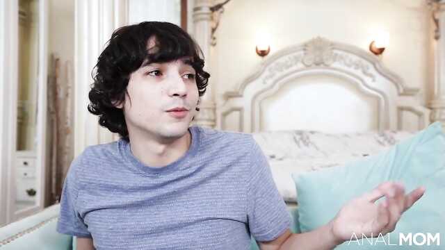 Analnie zamieszkała u znajomego faceta