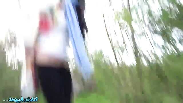 Quelques billets-et la chatte de la brune au travail