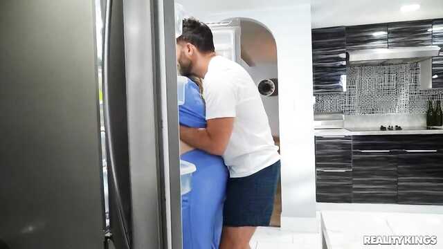 Ein Mitglied als guter Grund, zu spät zur Arbeit zu kommen