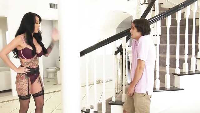 Prezentacja nowych cycków przed kolejnym hahalem