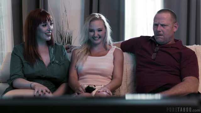 Симуляция коучсерфинга с блондинкой и похотливой парой