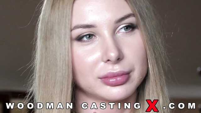 Вудман готує пілотку блонди на кастингу