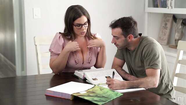 Не простая репетиторша, а сладкая любовница.