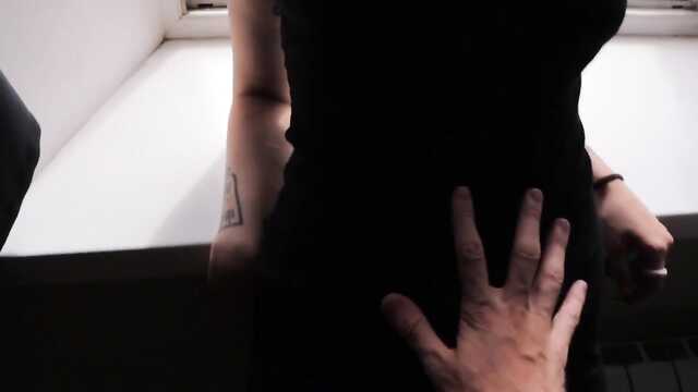 Mała czarna sukienka konkretnie zaczęła hahala