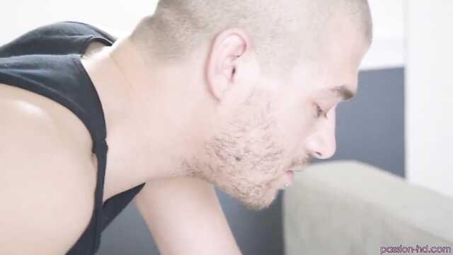 Student fantasies of beauty about bound hands