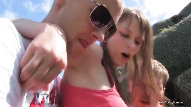 Приходи: Забавься на групповой МЖМ-вечеринке!