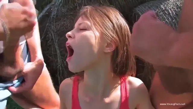 Кармен Электраның ең лас порно фотосы Екіге арналған секс ойыны